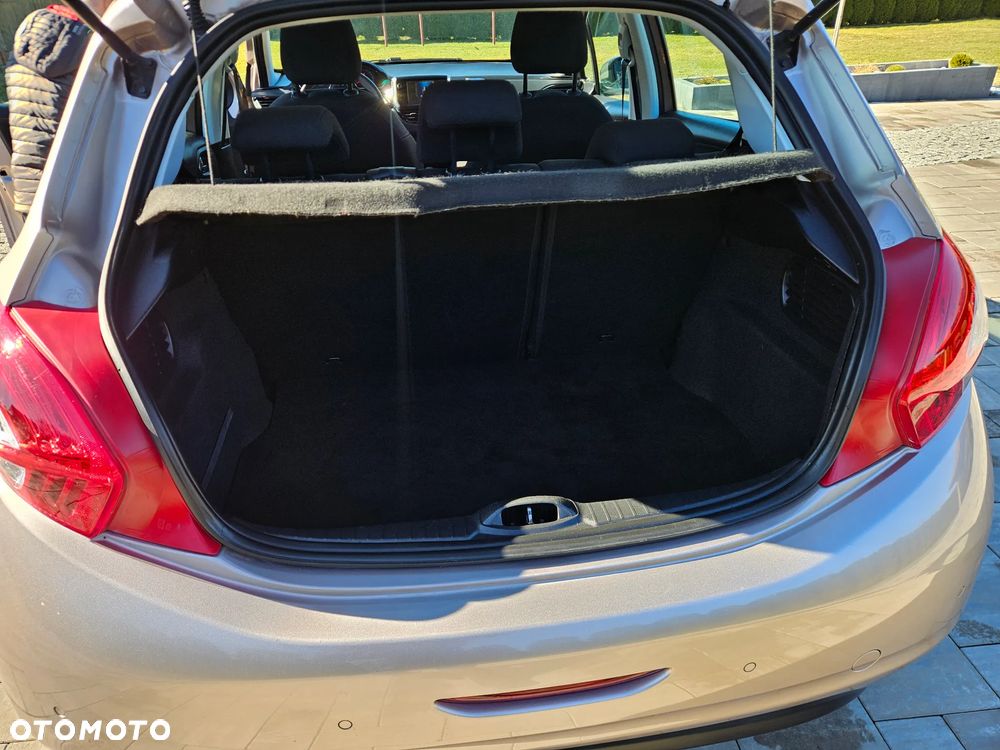 Peugeot 208 82 PureTech Style - 23