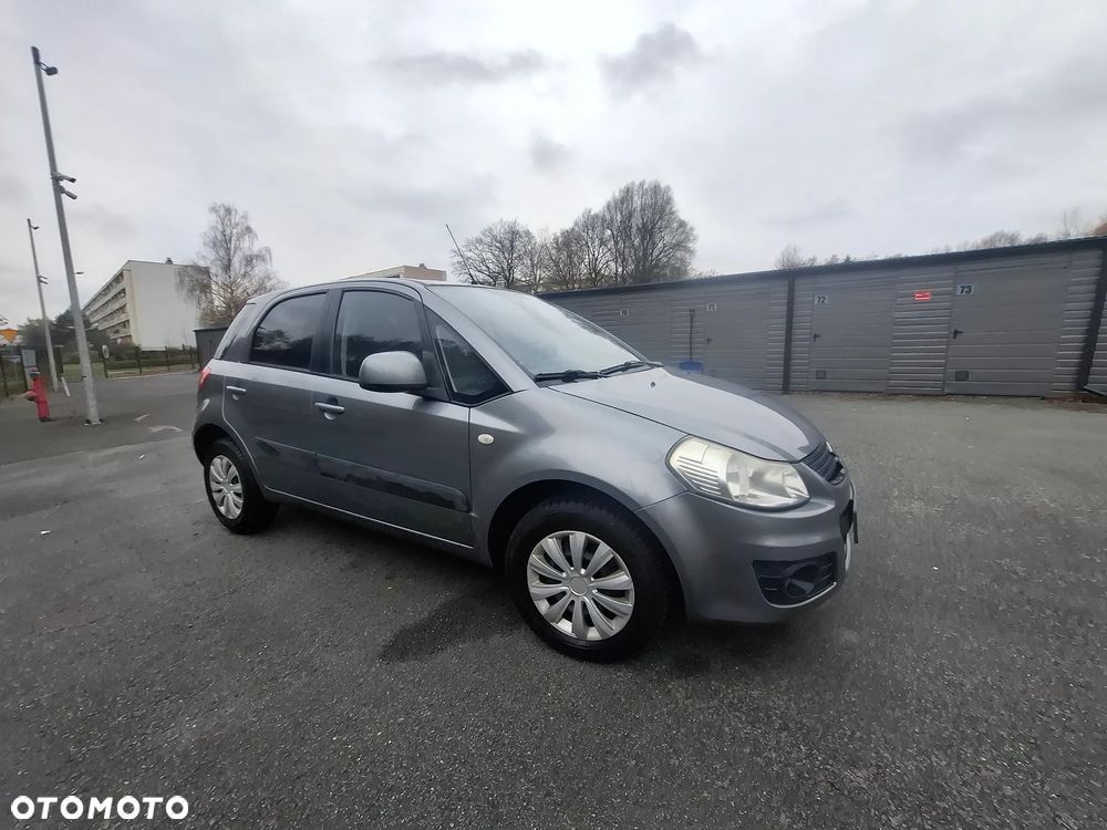 Suzuki SX4 1.6 Premium - 10