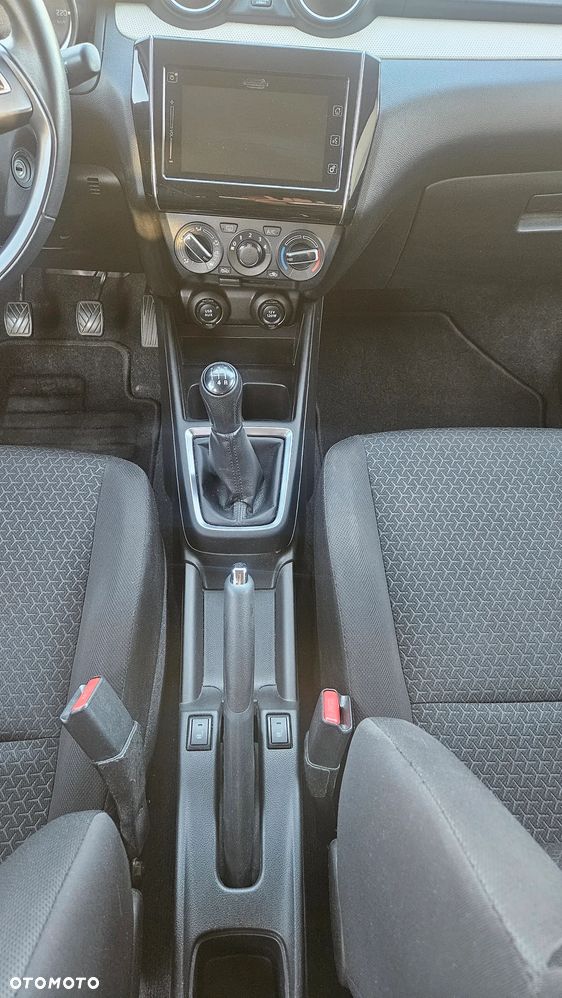 Suzuki Swift 1.2 Premium Plus - 6