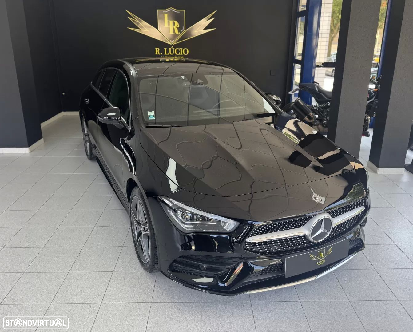 Mercedes-Benz CLA 250 e Shooting Brake AMG Line - 3