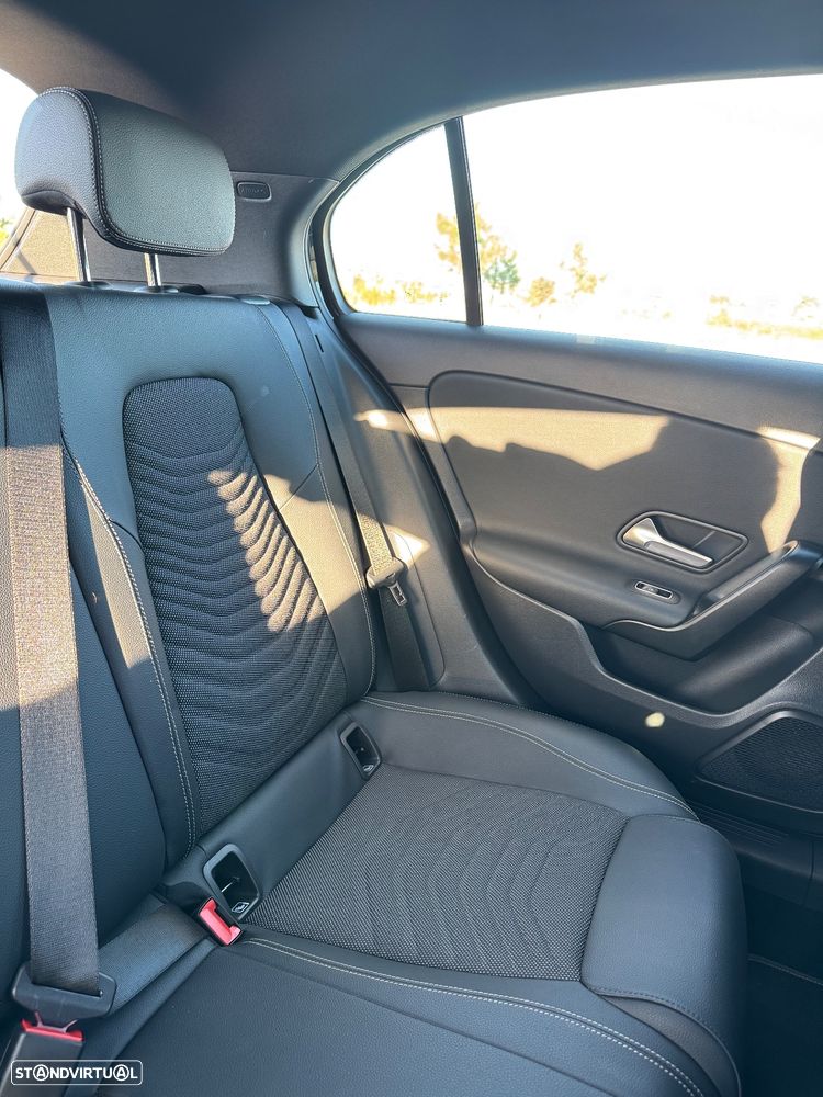 Mercedes-Benz A 250 e - 24