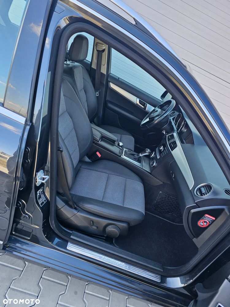 Mercedes-Benz Klasa C 180 CDI 7G-TRONIC Avantgarde Edition - 32