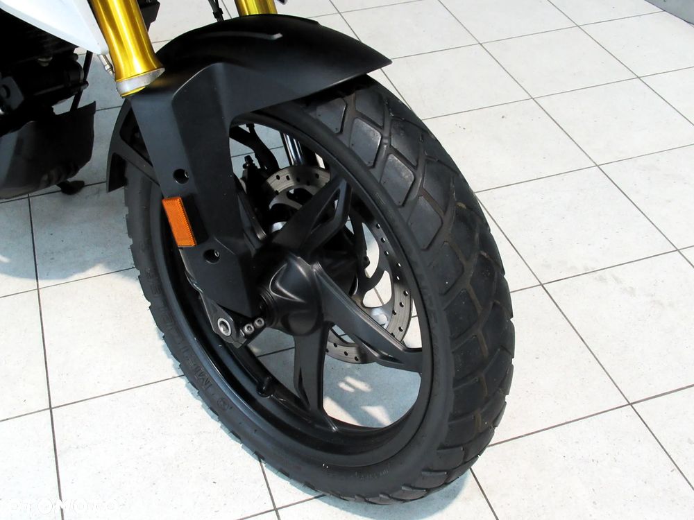 BMW G - 19