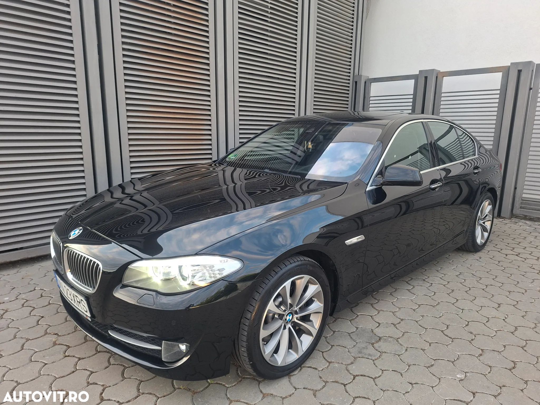 BMW Seria 5 530d Sport-Aut. Luxury Line - 1