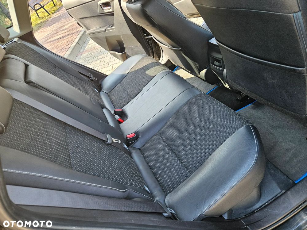 Toyota Auris - 13