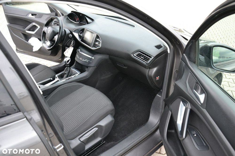 Peugeot 308 - 18