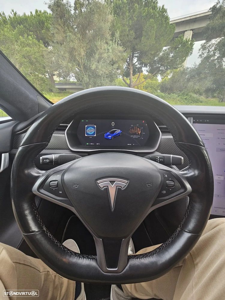 Tesla Model S - 14