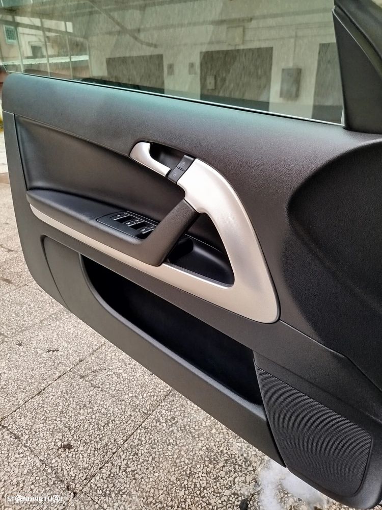 Audi A3 Cabrio 1.6 TDi DPF S line Sport Pack - 27