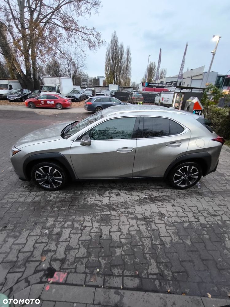 Lexus UX - 34