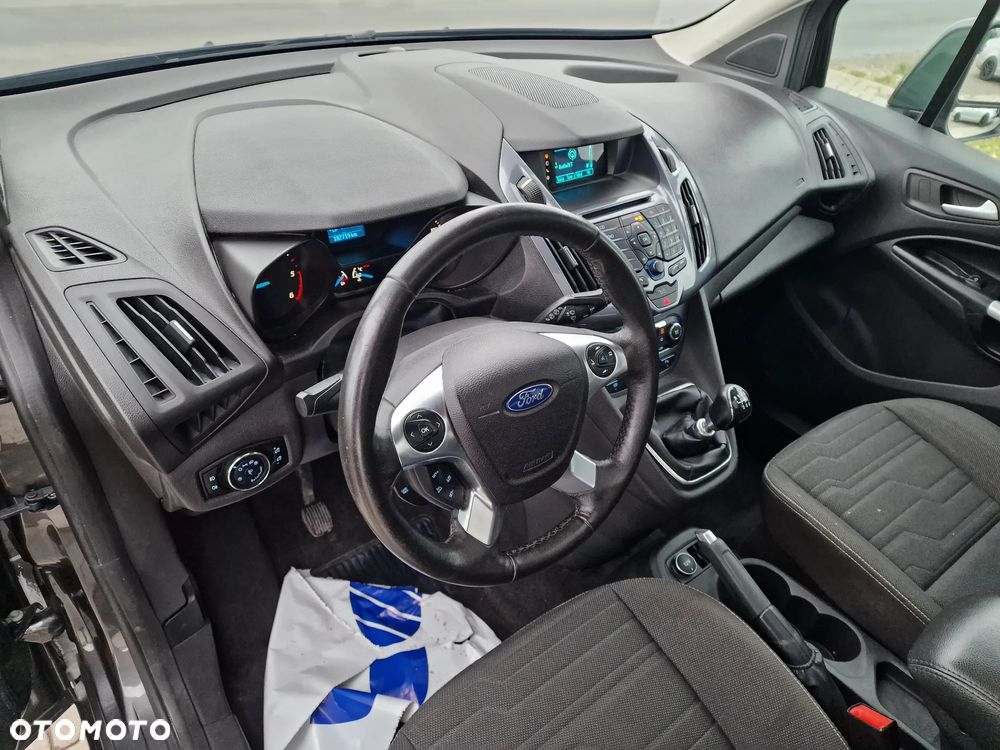 Ford Tourneo Connect 1.5 TDCi Start-Stop Titanium - 20