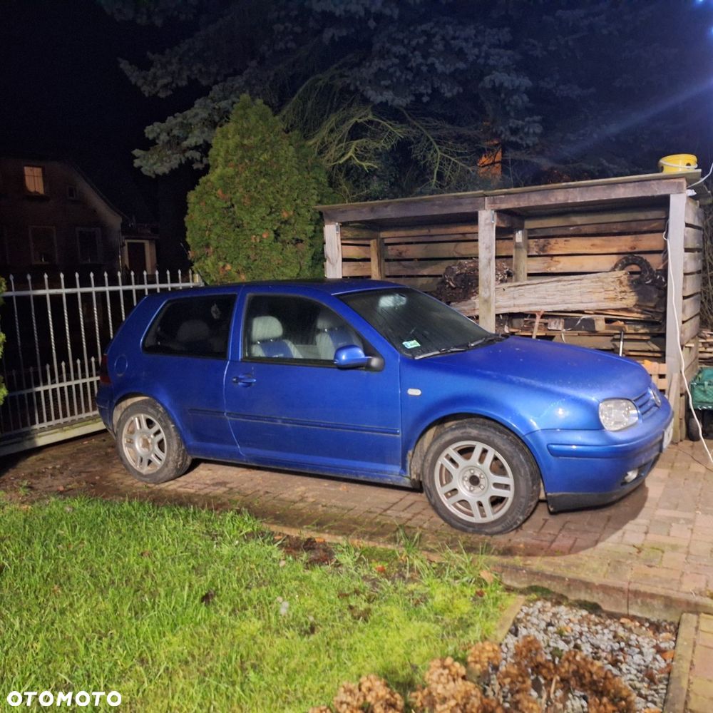 Volkswagen Golf - 2