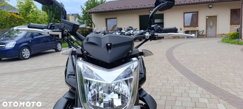 Yamaha FZ - 18