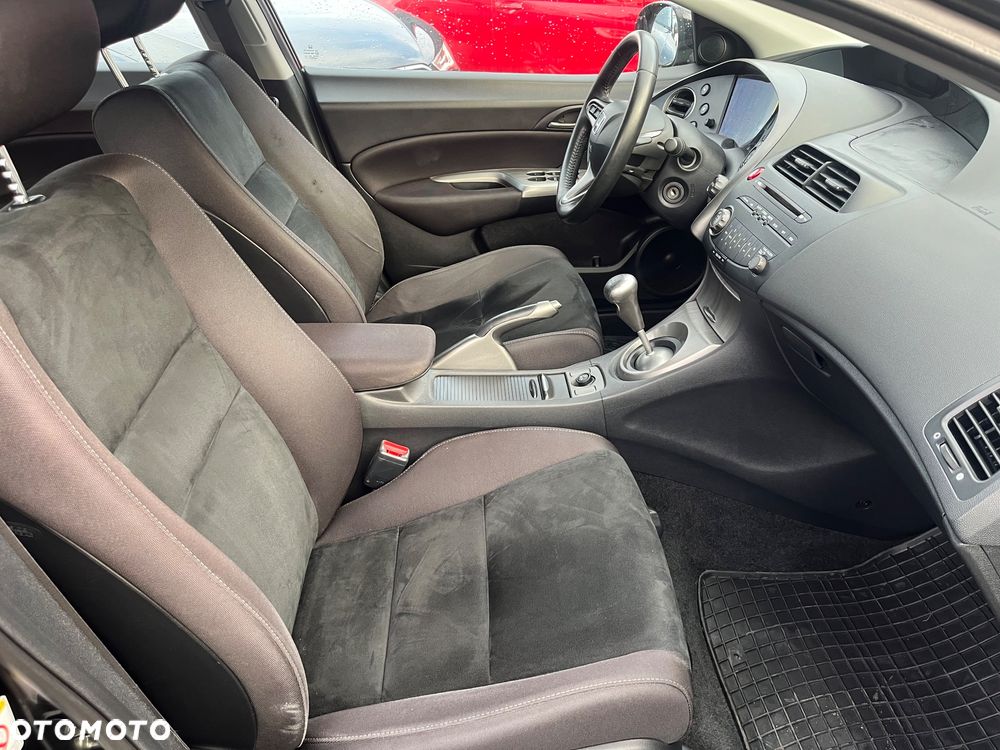 Honda Civic 1.4 i-VTEC Sport Black Edition - 13