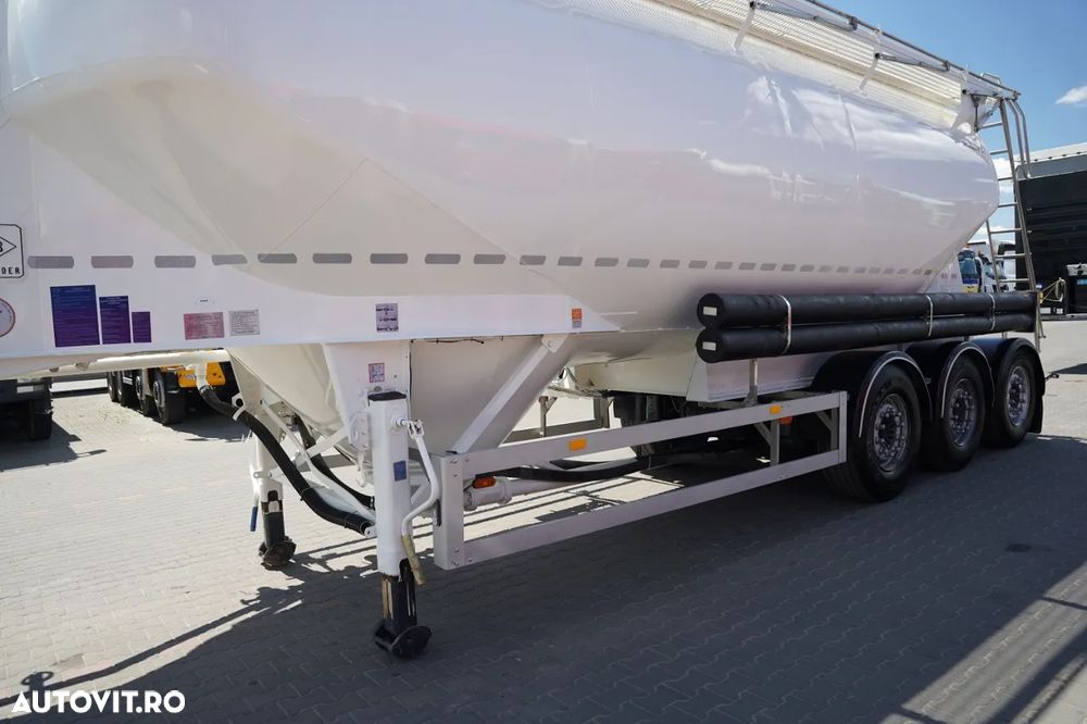 Feldbinder REMORCA CIMENT / 3 COMPARTIMENTE / 36.000 L / SILOC / PENTRU MATERIALE VRAC / AXĂ RIDICATĂ / SAF - 10