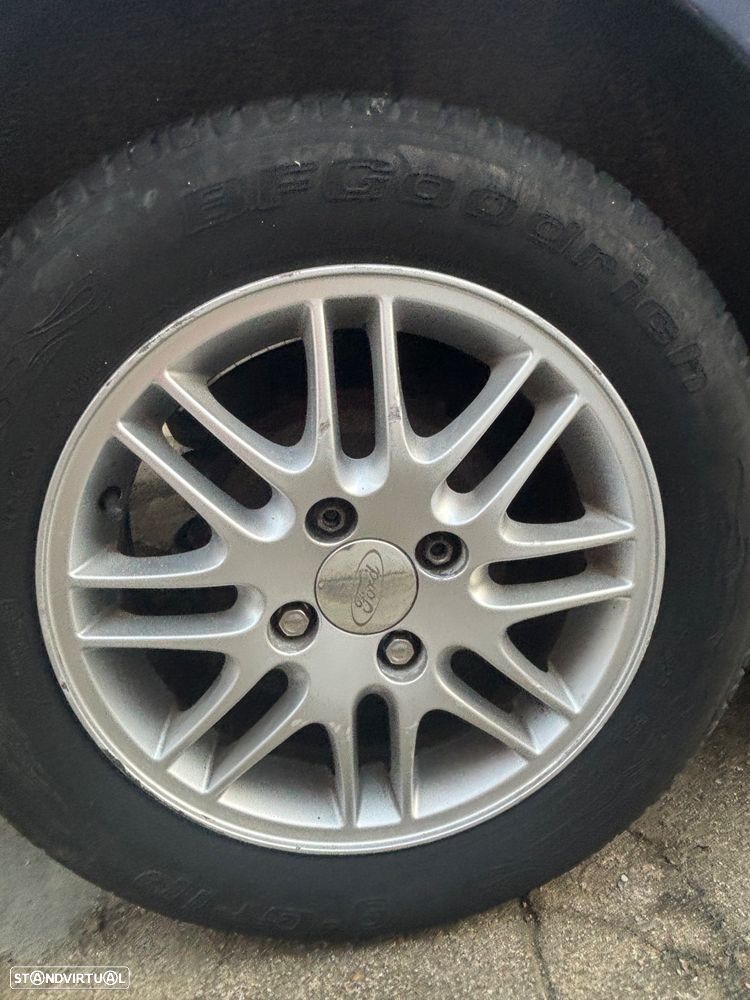 Ford Focus SW 1.8 TDdi Ghia - 12