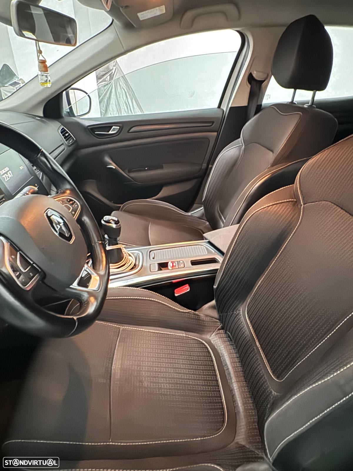 Renault Mégane 1.5 dCi Zen ECO - 12