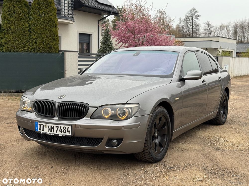 BMW Seria 7 750i L - 2