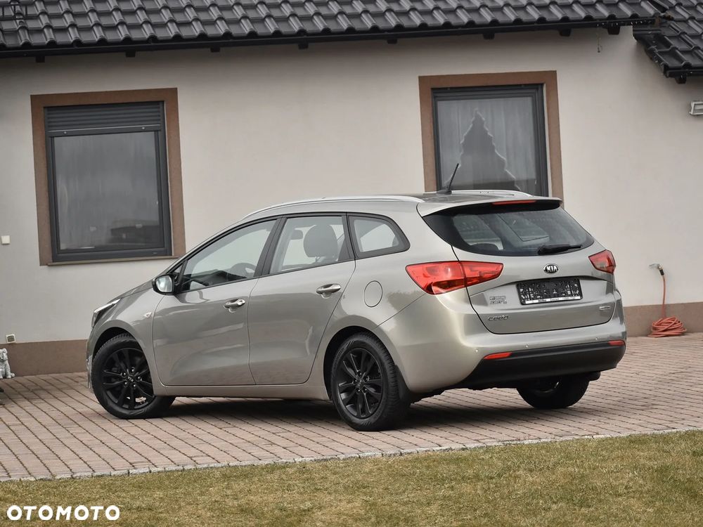 Kia Ceed 1.0 T-GDI ISG Vision - 10
