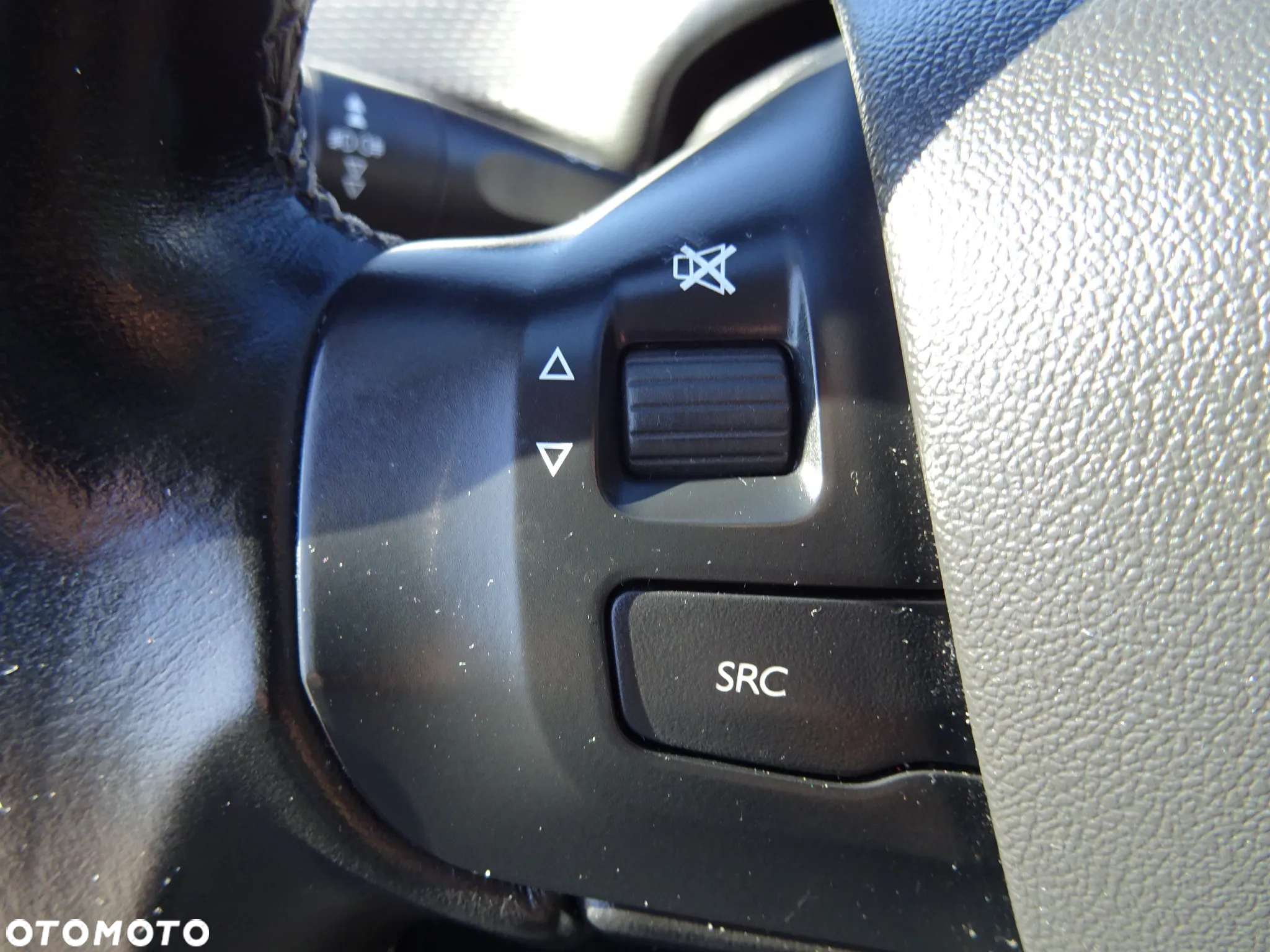 Peugeot 208 PureTech 110 Stop & Start EAT6 Allure - 26