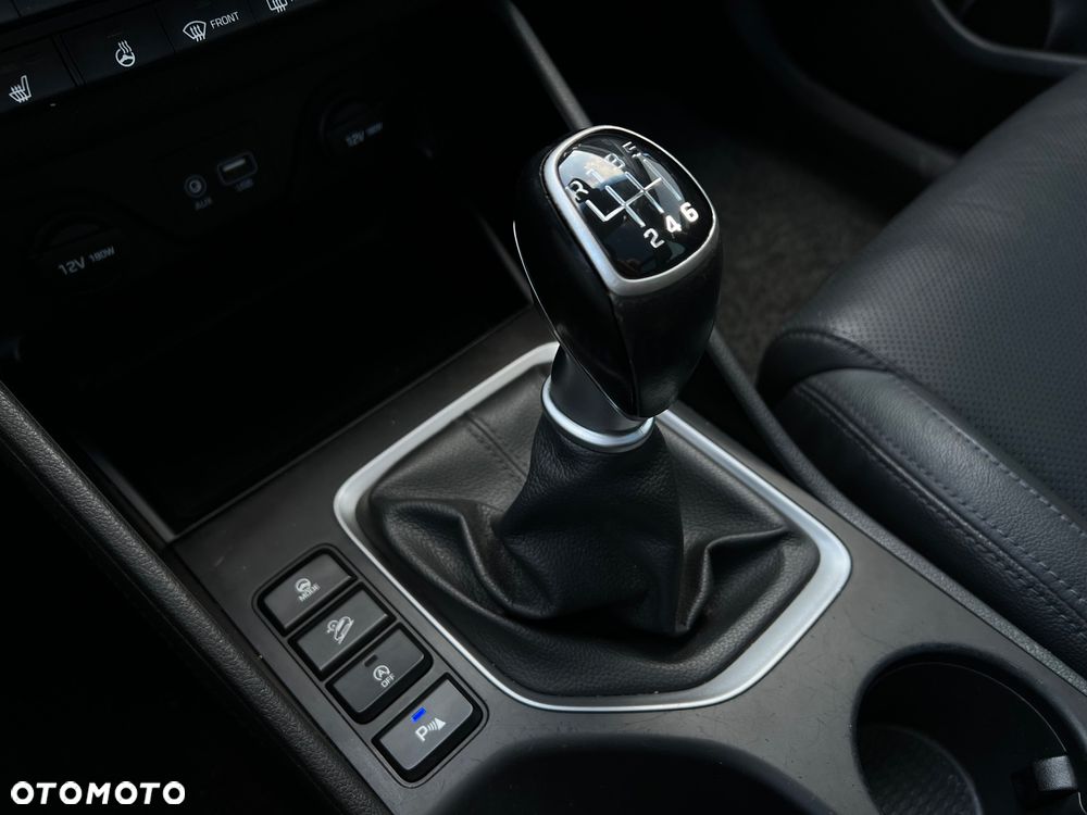 Hyundai Tucson 2.0 CRDI BlueDrive Style 2WD - 23