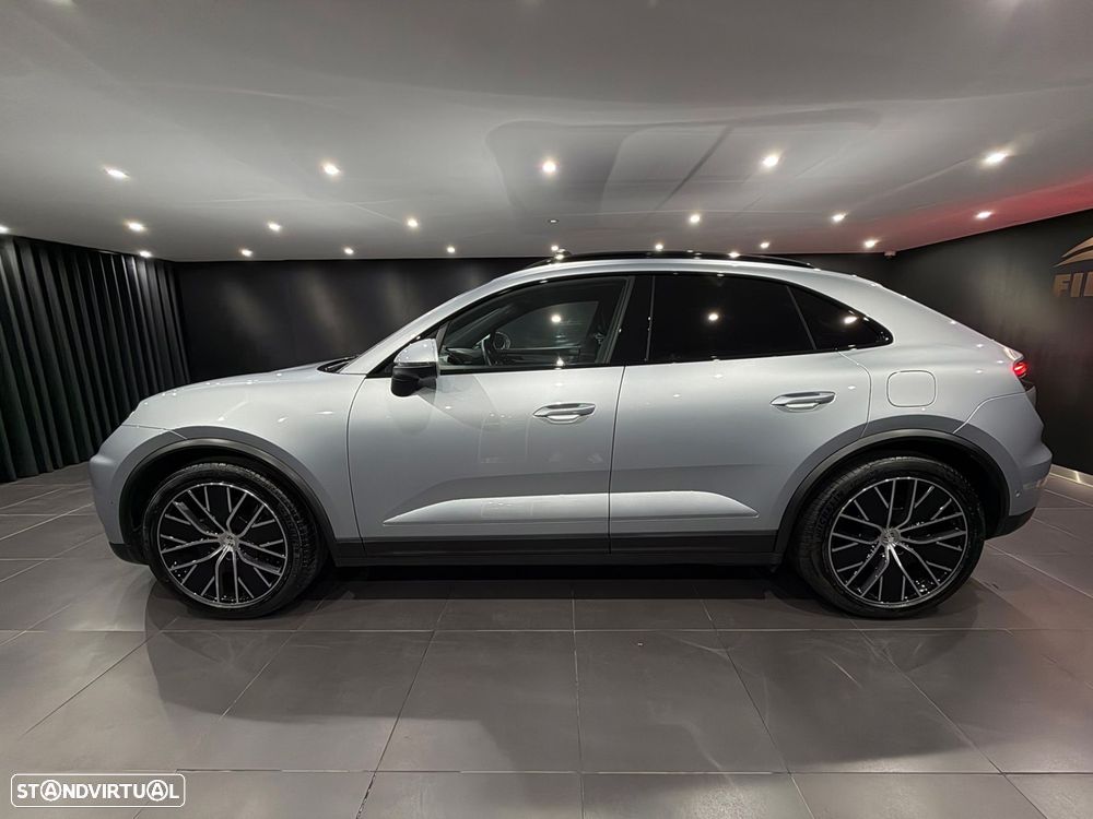 Porsche Macan Electric 4 - 5