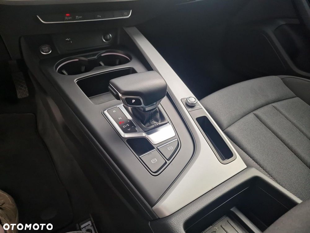 Audi A4 Limousine - 15