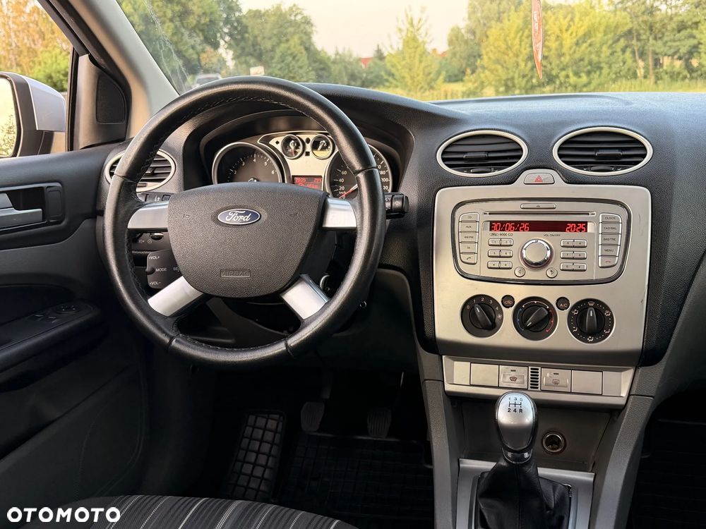 Ford Focus 1.6 Trend - 18