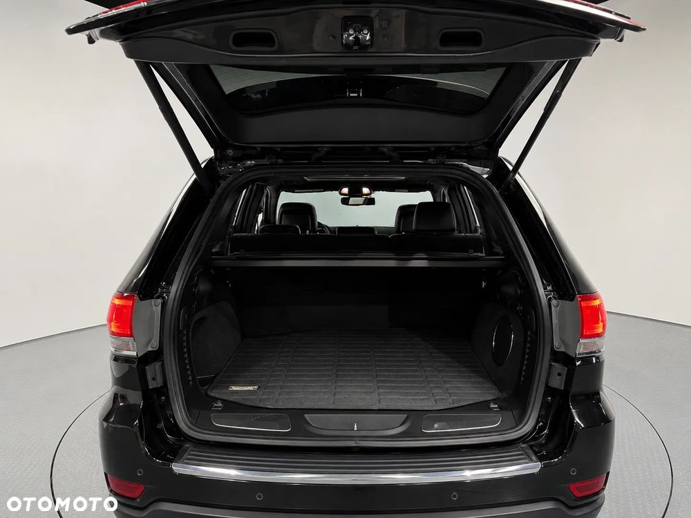 Jeep Grand Cherokee - 16