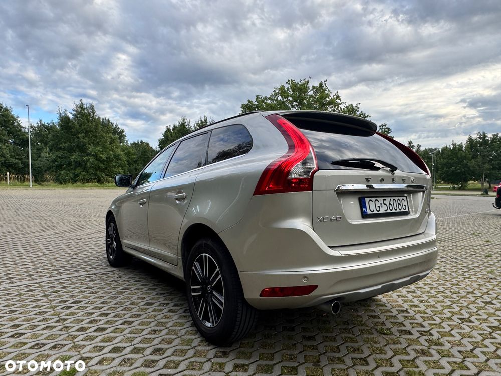 Volvo XC 60 D3 Geartronic Momentum - 11