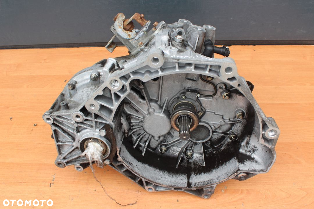 SKRZYNIA BIEGÓW OPEL VECTRA C SIGNUM 2.2 16V 155KM F23 5 BIEGÓW - 2