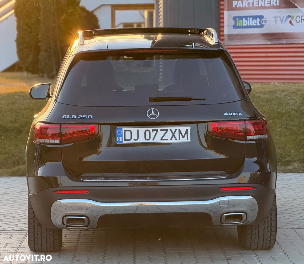Mercedes-Benz GLB 250 4MATIC 8G-DCT EDITION 2022 - 3