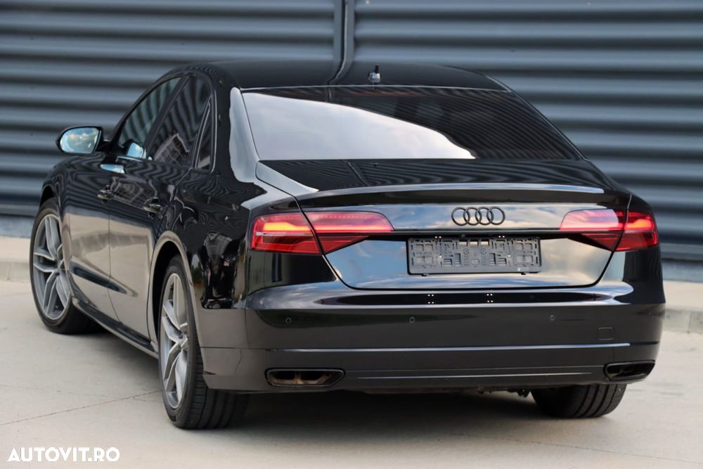Audi A8 - 8