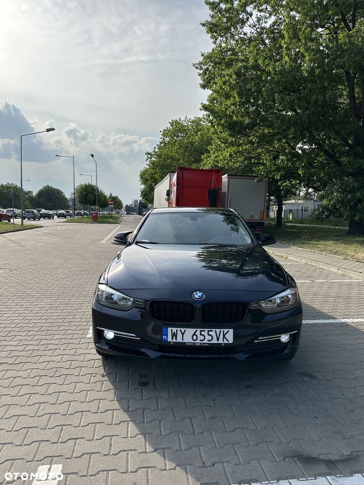 BMW Seria 3 318d Luxury Line - 2