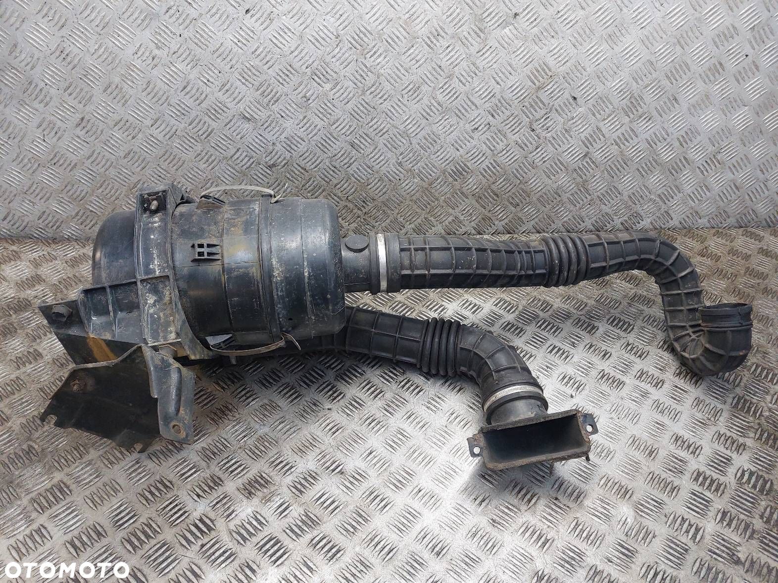 OBUDOWA FILTRA POWIETRZA + RURA DOLOT FIAT DUCATO II 1.9 D 1302986080 - 1