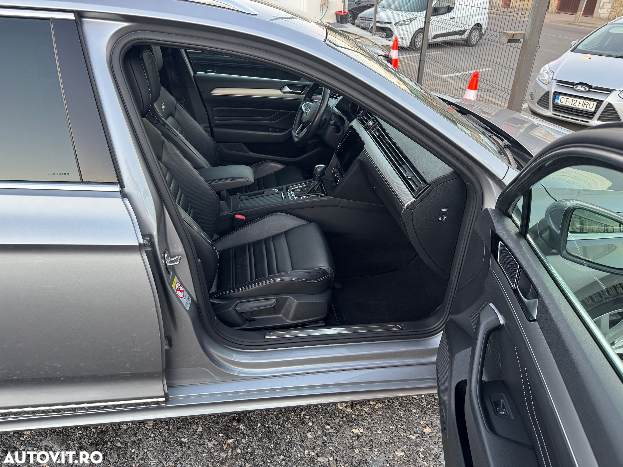 Volkswagen Passat 2.0 TDI SCR DSG 4Motion Business - 9