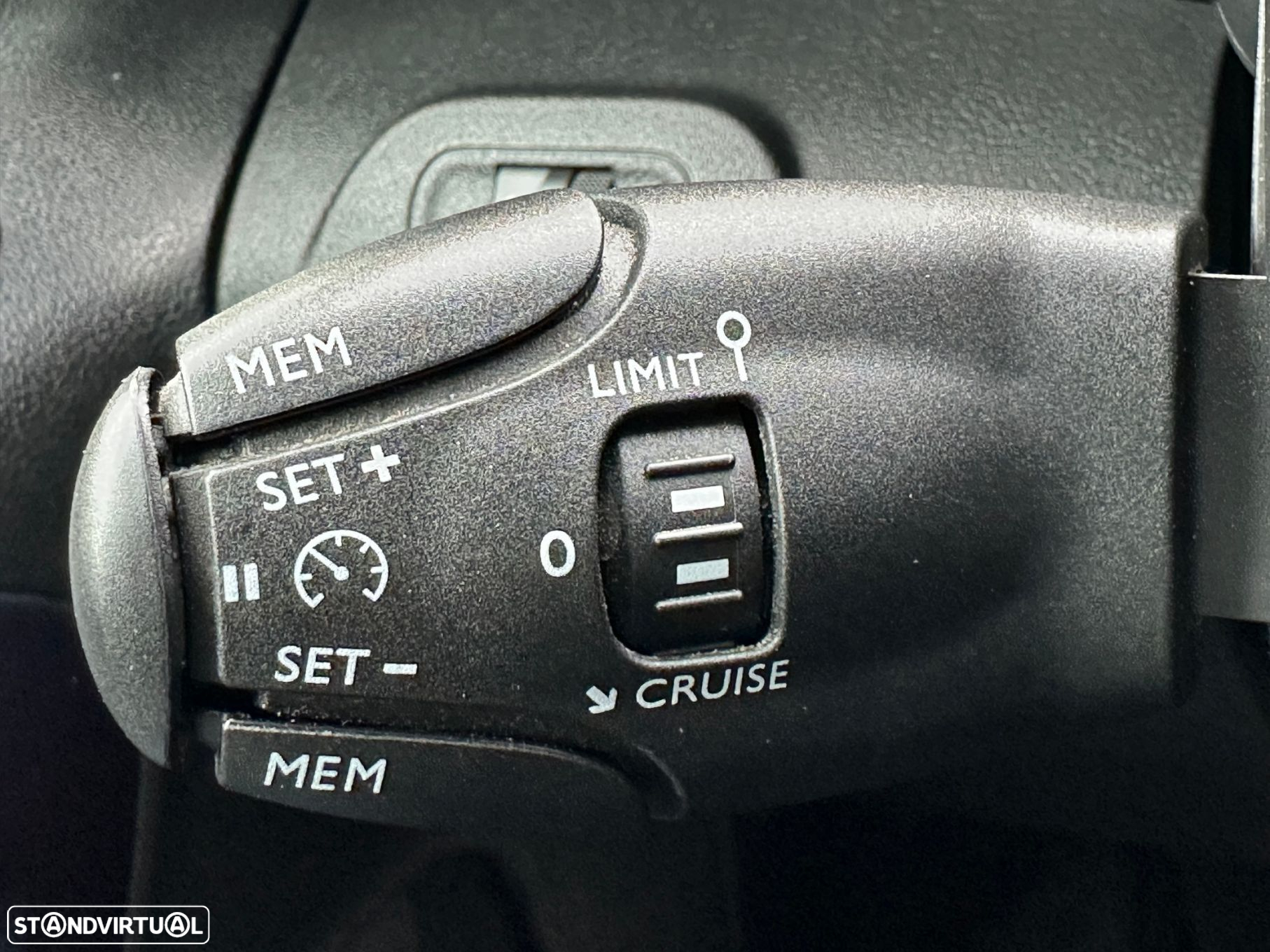 Peugeot Rifter 1.5 BlueHDi Longa Allure - 17
