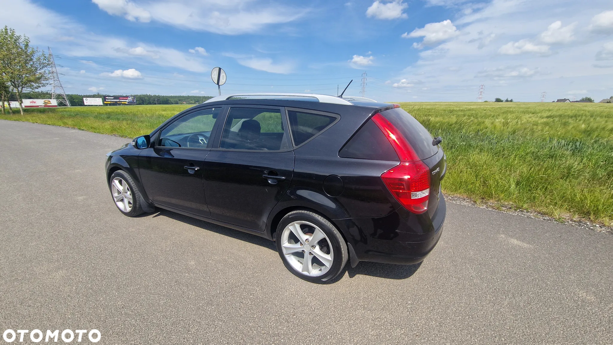 Kia Ceed 1.6 CRDi 128 ISG SW Dream Team Edition - 9
