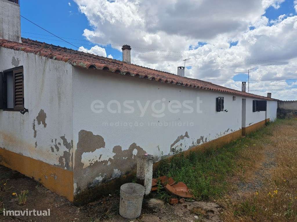 Moradia Térrea com uma excelente área de Quintal no Concelho de Mér... - Grande imagem: 5/29