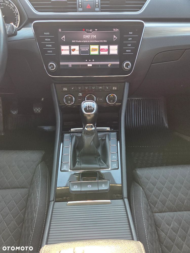 Skoda Superb 2.0 TDI Style - 17