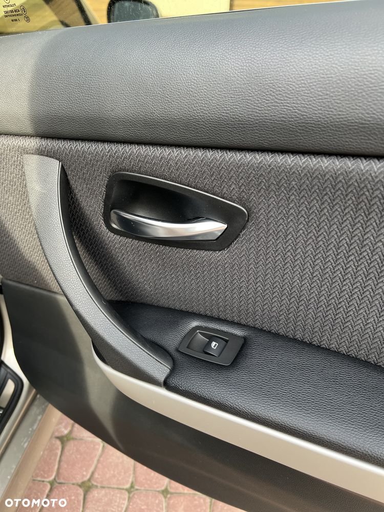 BMW Seria 3 318d - 26