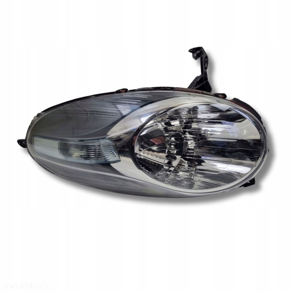 LAMPA PRAWA Nissan Micra K12 03-10r PRZEDNI PRAWY PRZÓD 26060BG00B - 1