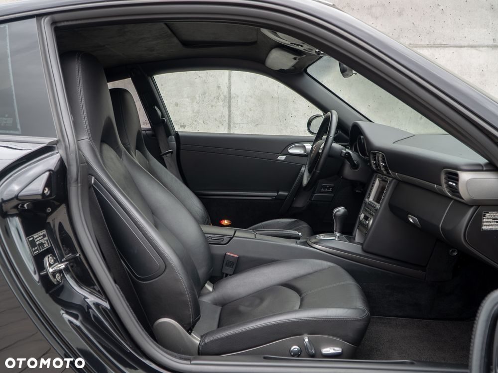 Porsche 911 Carrera Tiptronic S - 16