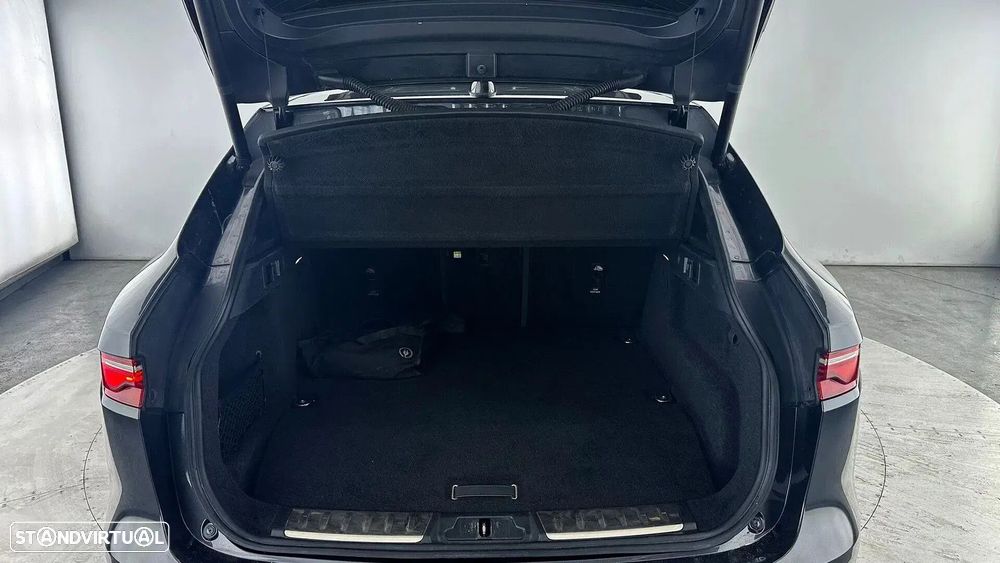Jaguar F-Pace 2.0 P400e AWD R-Dynamic Black - 57