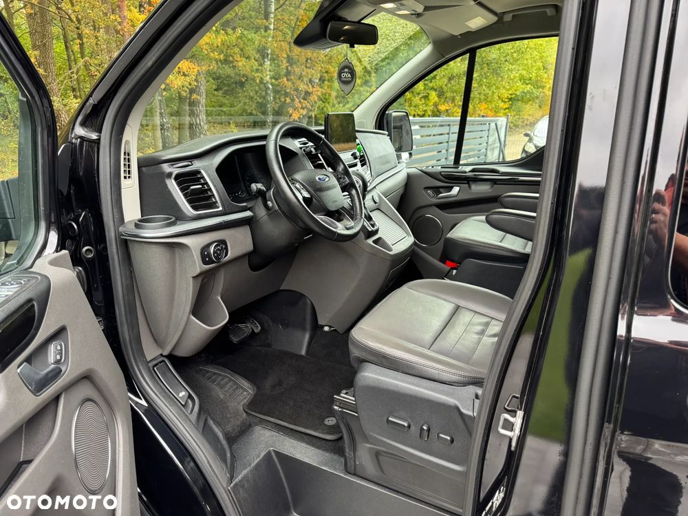 Ford Tourneo Custom - 18