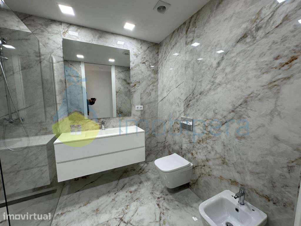 Moderno AP. T2 Central em Lagos - Grande imagem: 5/9