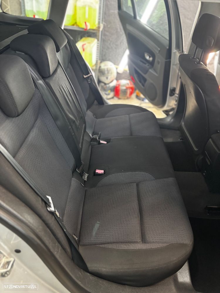 Renault Laguna Break dCi 110 FAP Paris - 16
