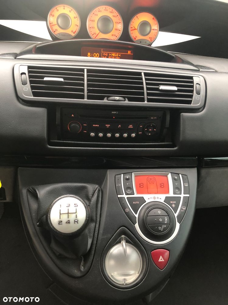 Citroën C8 2.0 16V Style - 21