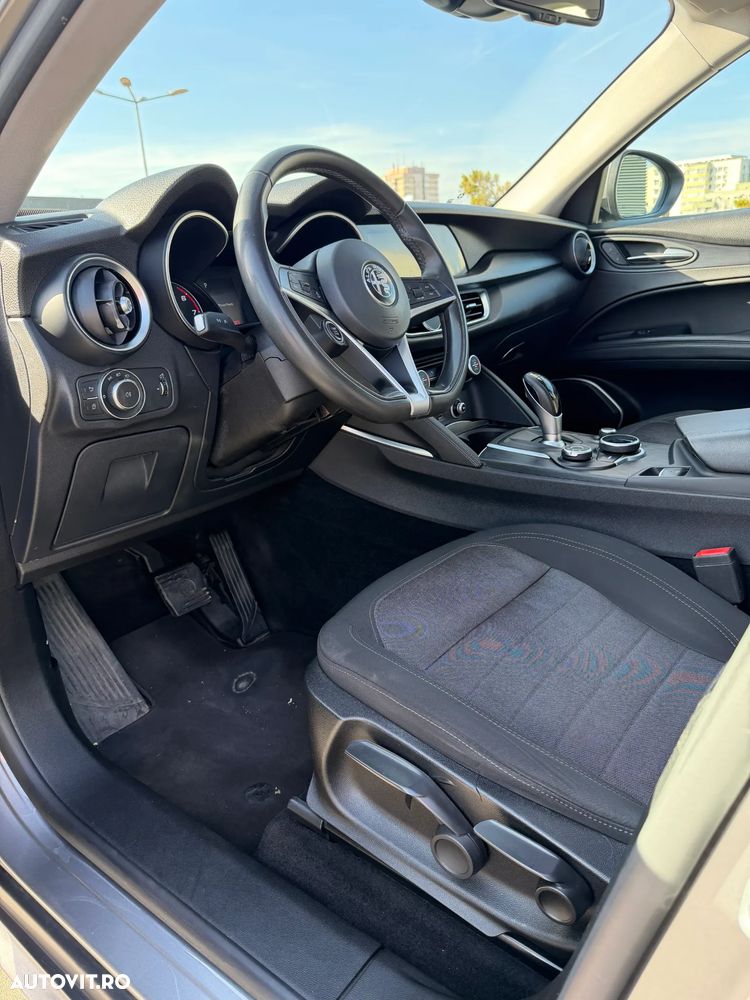 Alfa Romeo Stelvio - 6