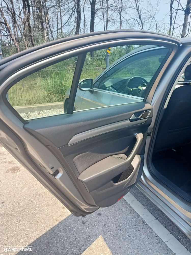 VW Passat 1.6 TDI Confortline - 4