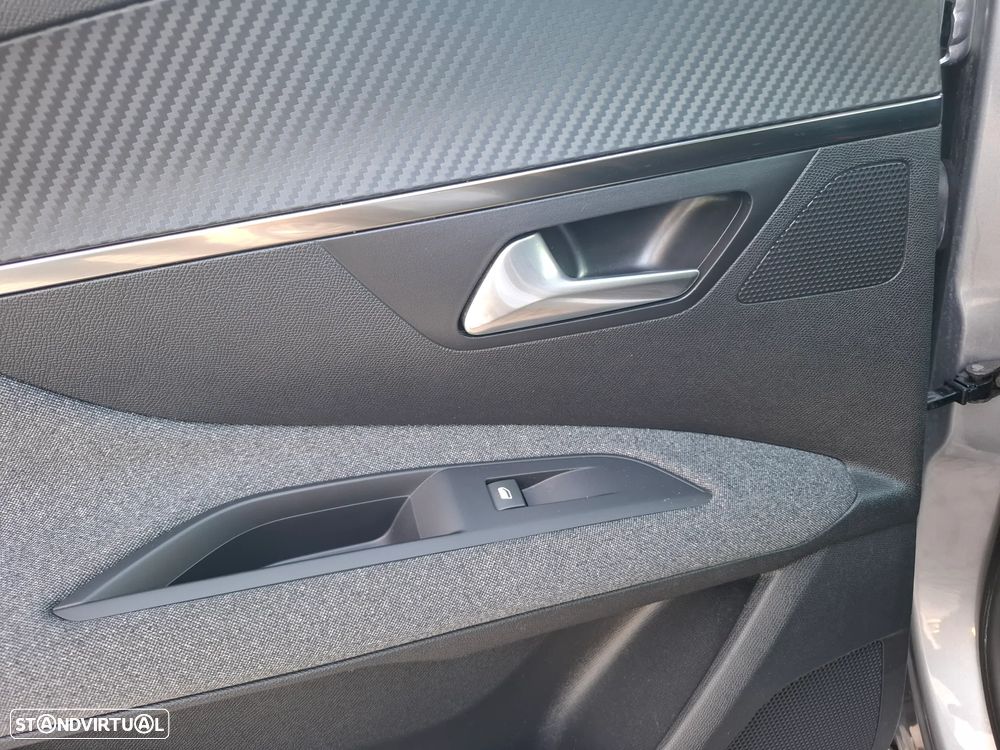 Peugeot 3008 PureTech 130 Stop & Start GPF EAT8 Active Business-Pack - 33